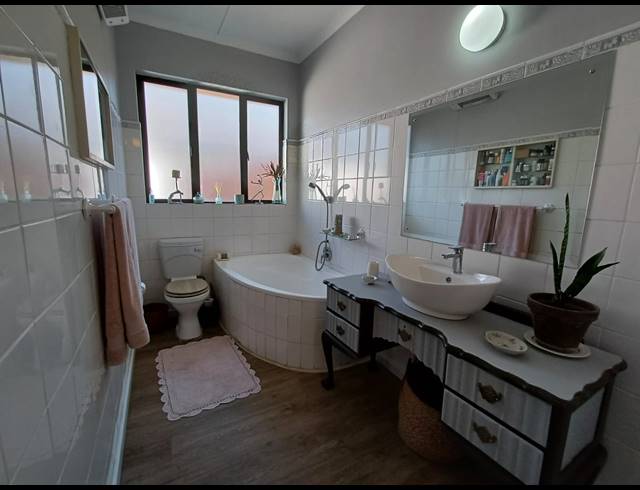 3 BEDROOM SIMPLEX TO LET IN HILTON CENTRAL